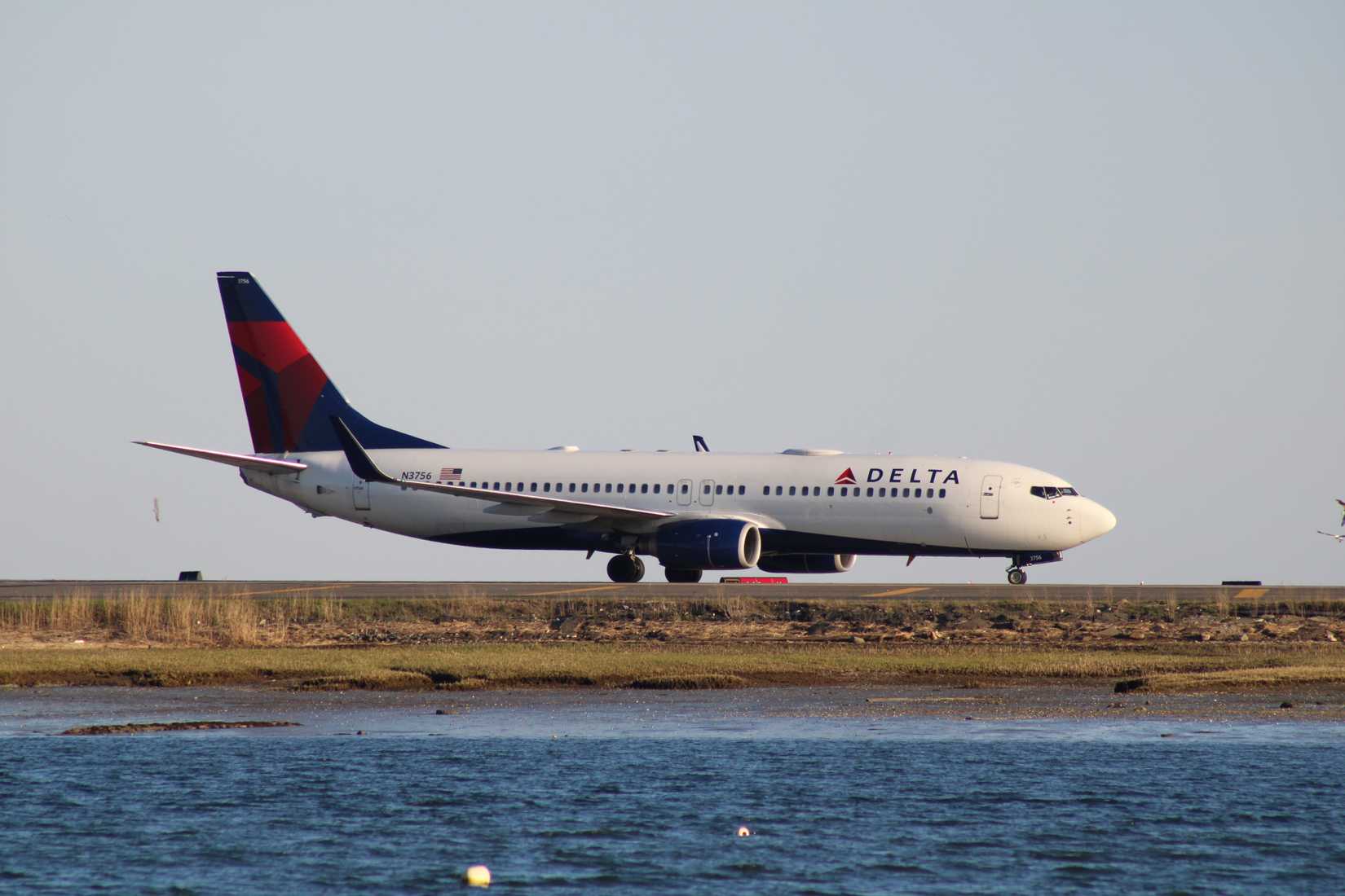 Delta Boeing 737800 Seat Map Layout, Pitch & Amenities