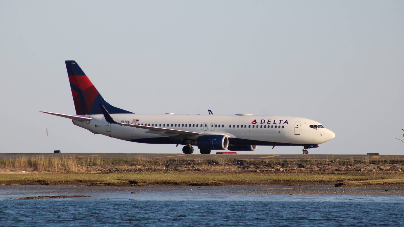 Delta Boeing 737800 Seat Map Layout, Pitch & Amenities