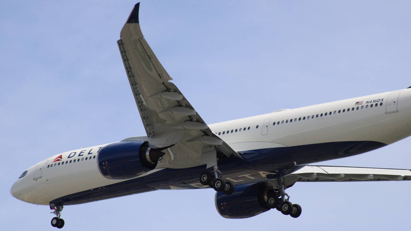 Delta Air Lines Extends Flight Tel Aviv Flight Cancelations Through November 15