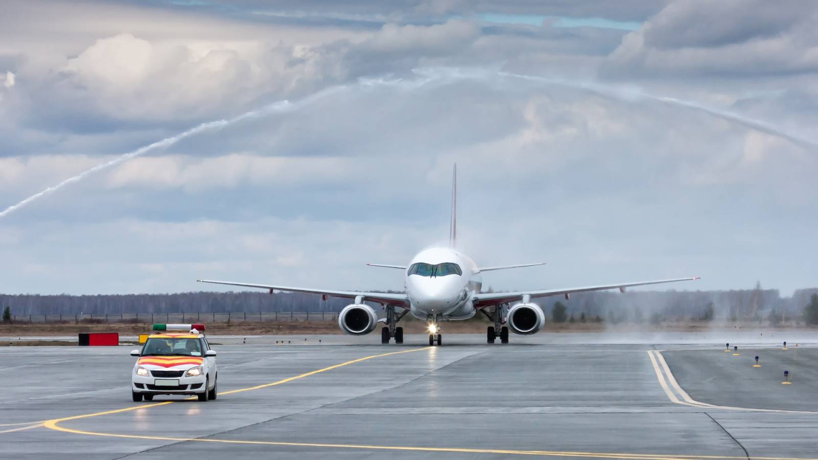 What Are Follow Me Cars At Airports?