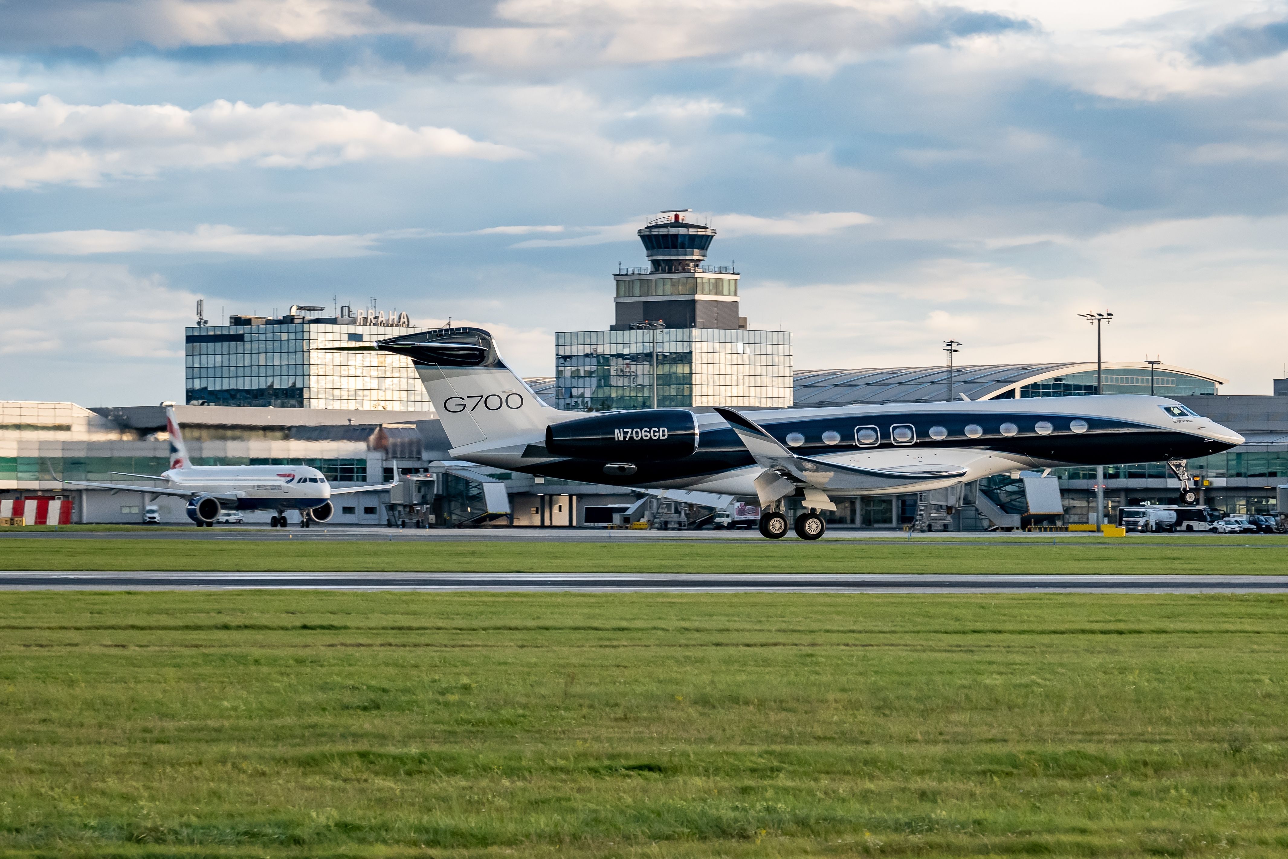 Jeff Bezos Adds A Gulfstream G700 To His Private Jet Fleet