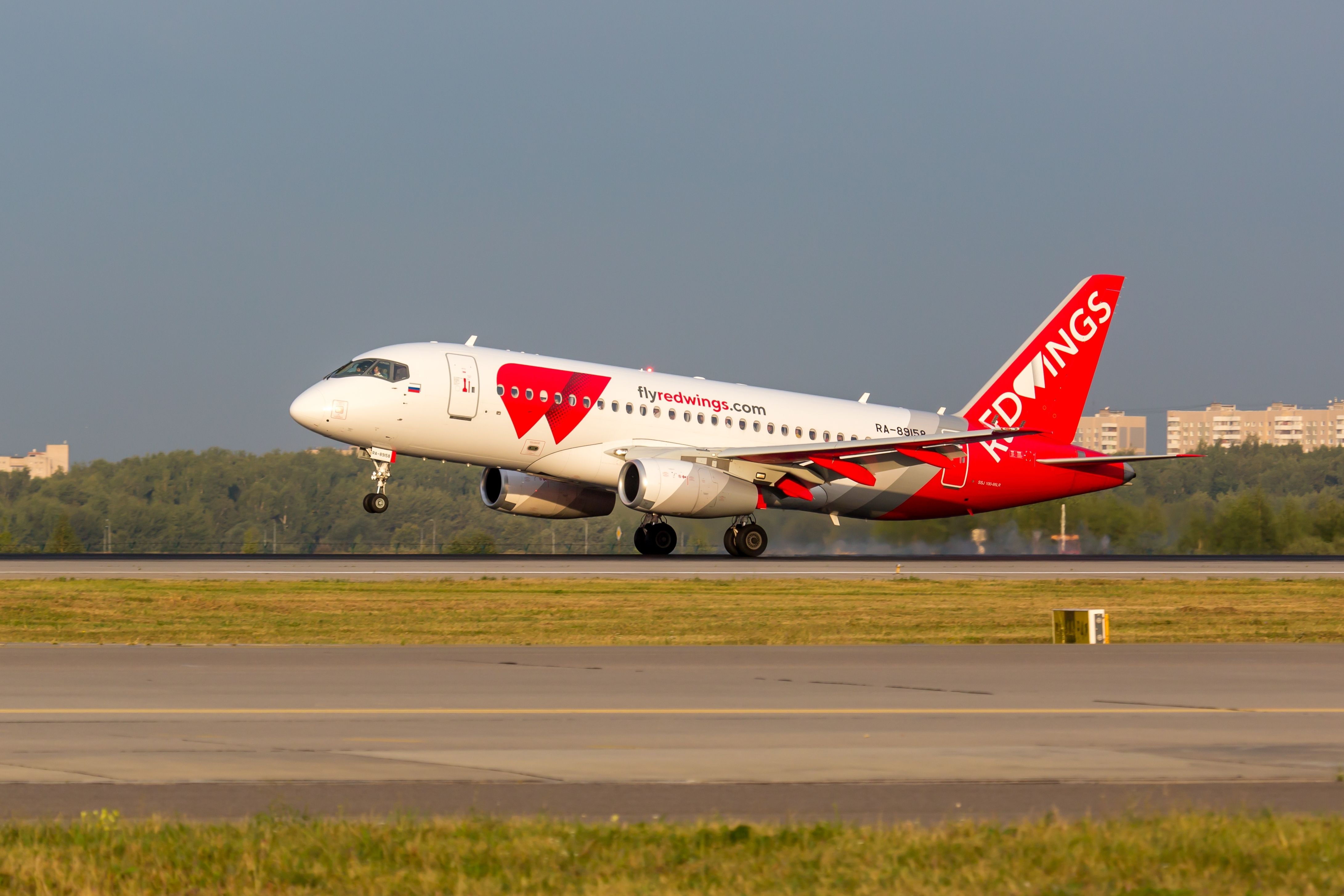 Protestors Storm Russia Airport Looking For Red Wings Passengers From Israel