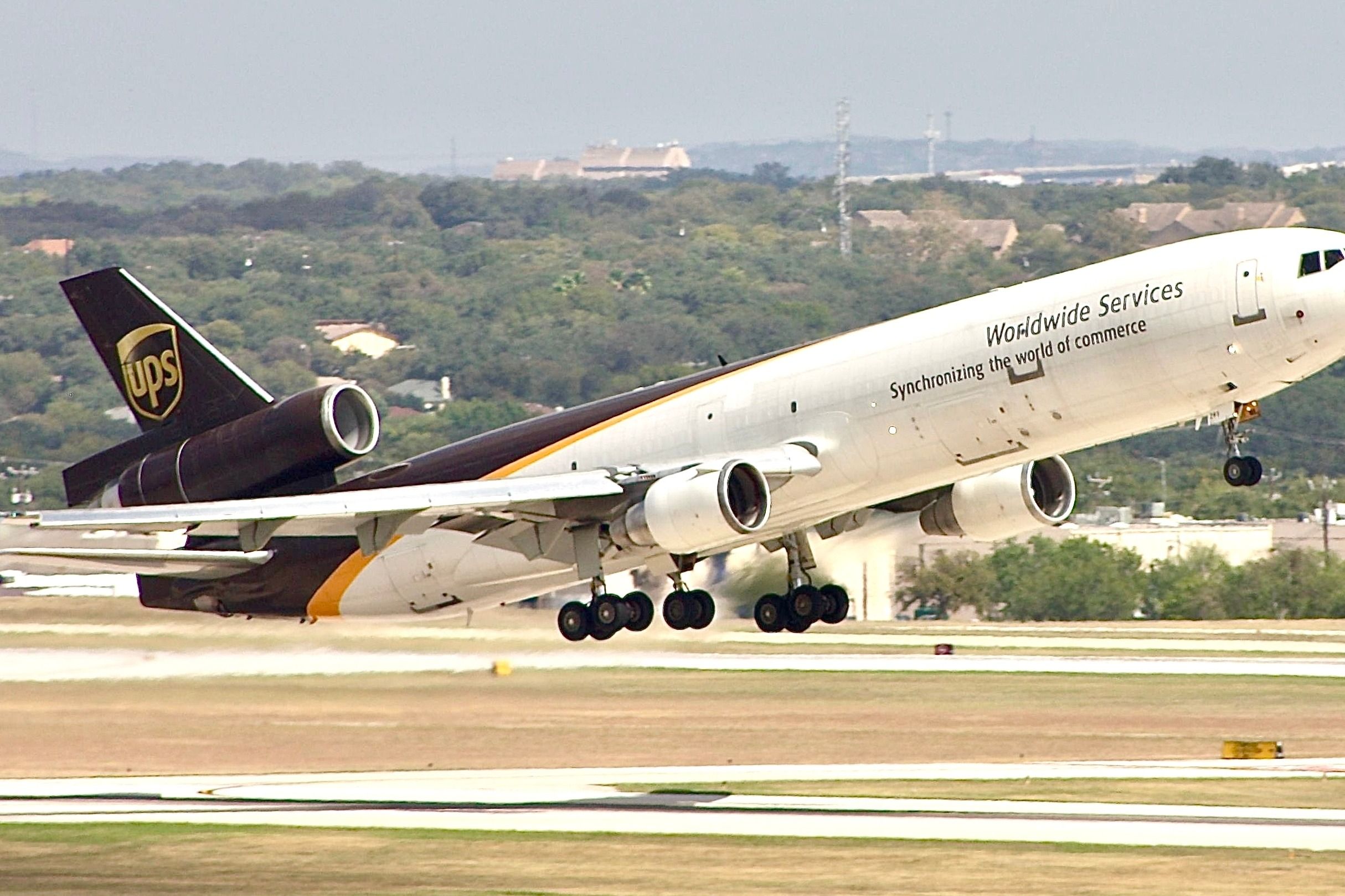 UPS MD-11 Returns To Oakland Following Flight Control Issues