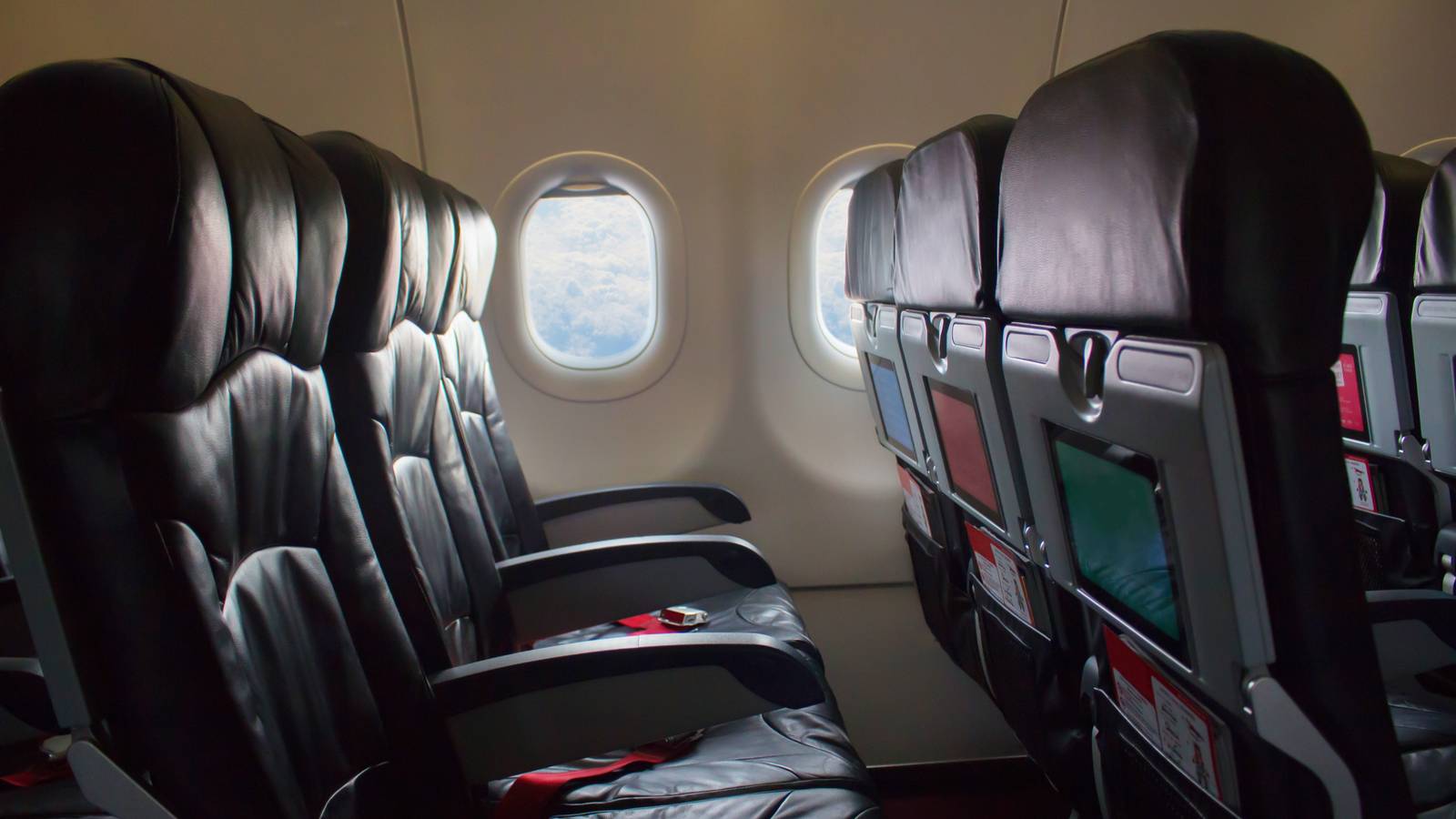 Economy Class Legroom: Which Airlines Give You The Most?