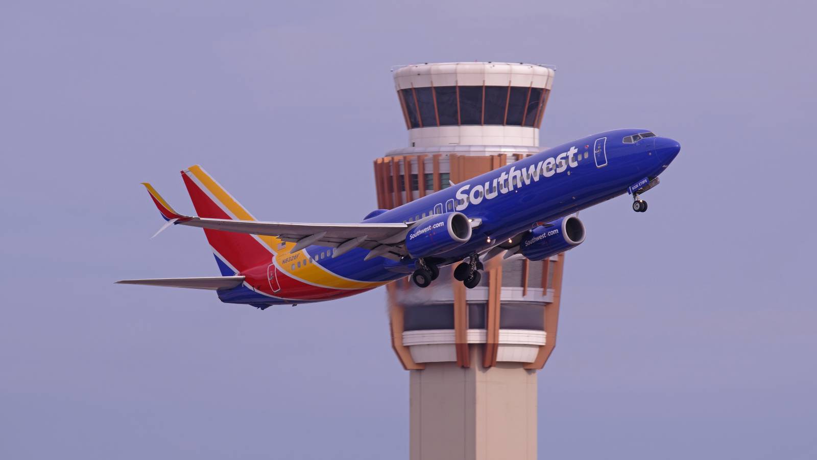 Southwest Airlines Facing Over $400,000 In Arizona Labor Fines