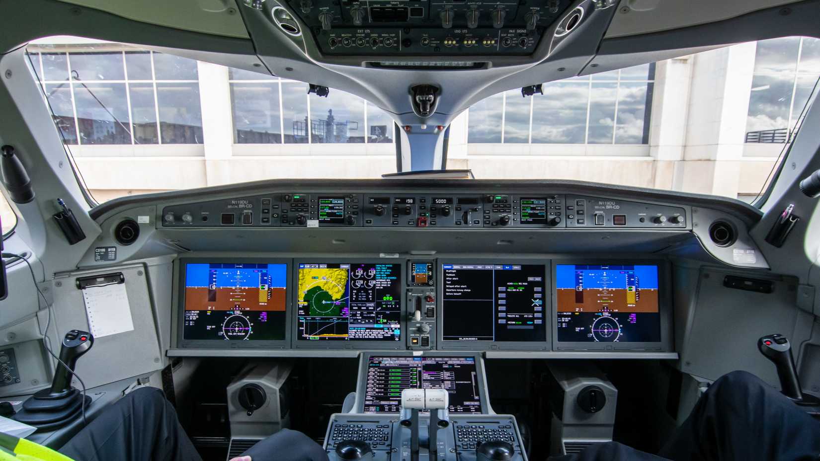 220 Cockpit Why The Airbus A220 Has Such Superior Passenger Comfort