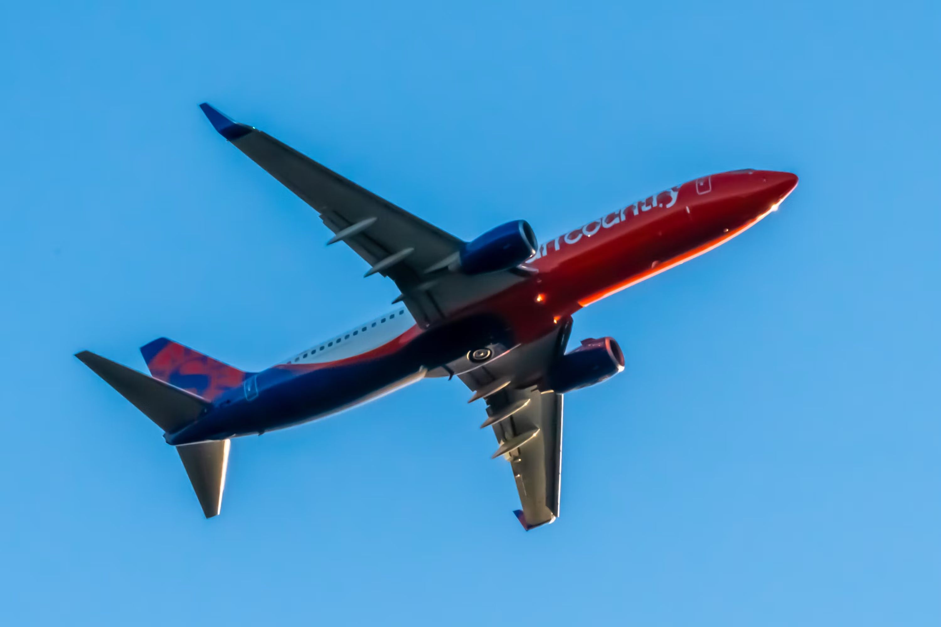 Sun Country Airlines Boeing 737-800 Diverts To Spokane After Engine Shuts Down Inflight
