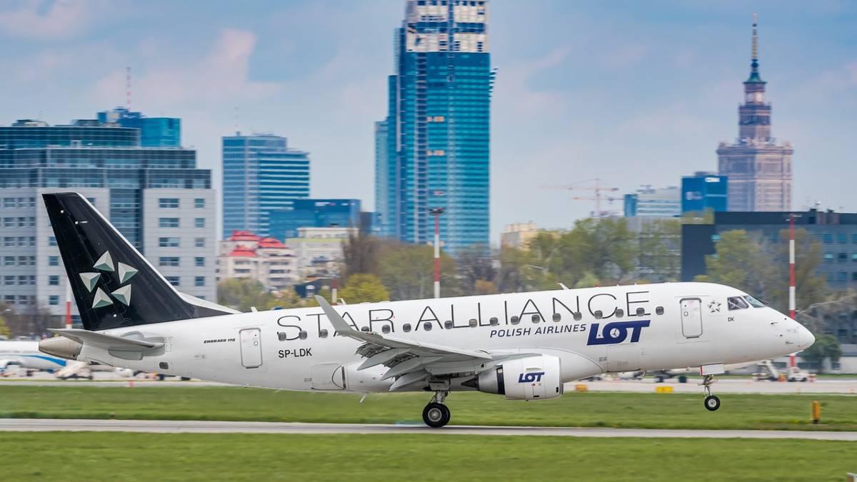 LOT Polish Airlines Celebrates 20 Years Of Star Alliance Membership