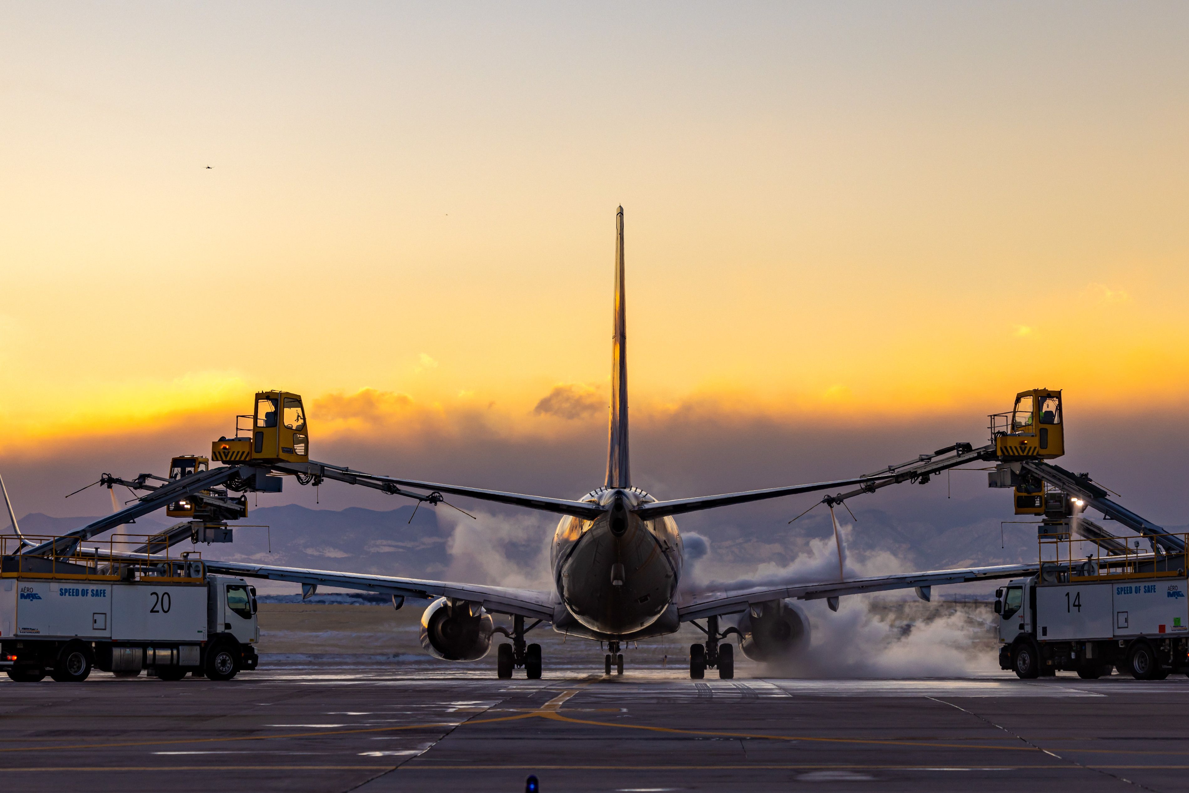 How Does Aircraft De-Icing Work?