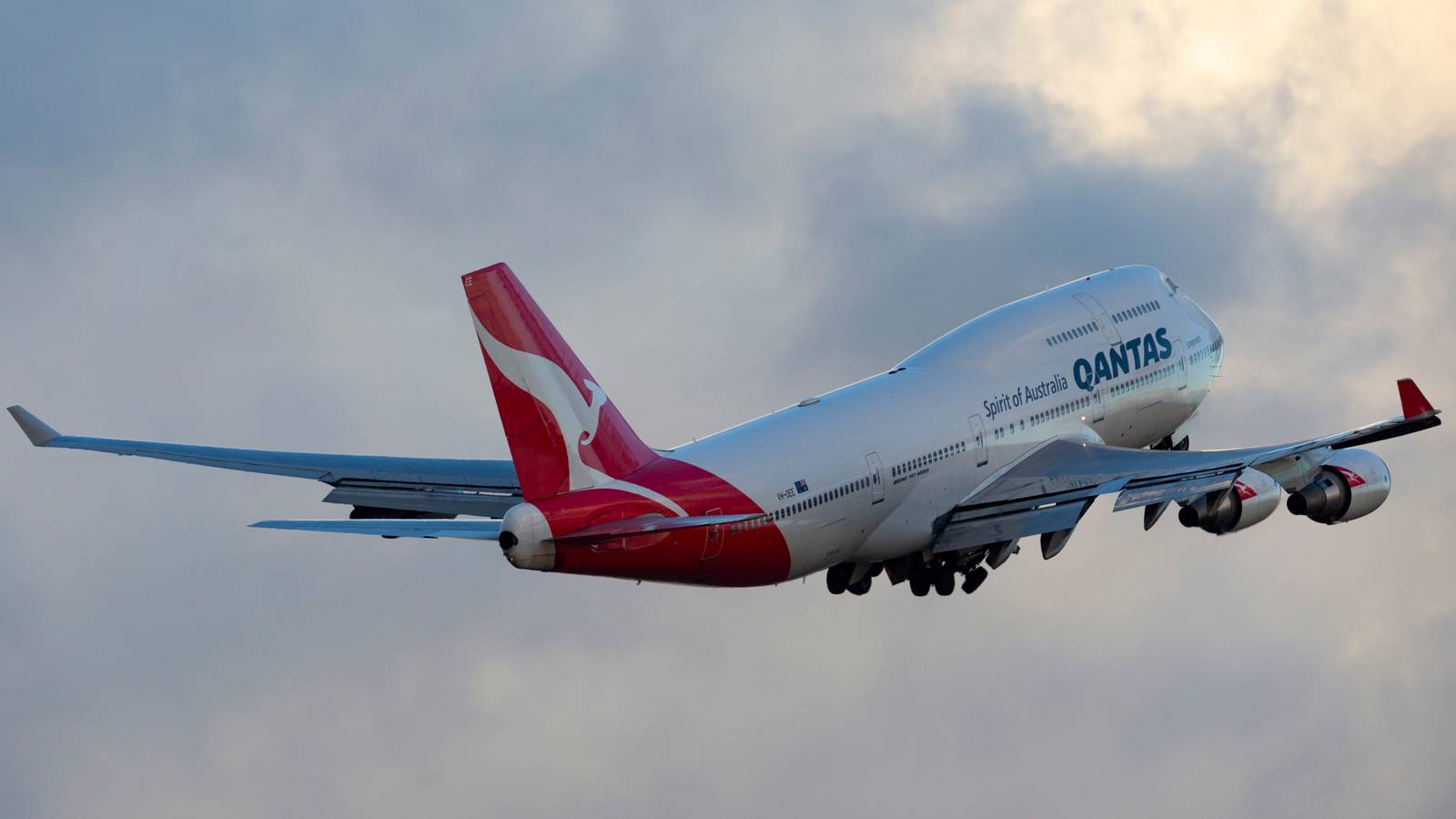 Qantas Once Flew A Boeing 747 With 5 Engines