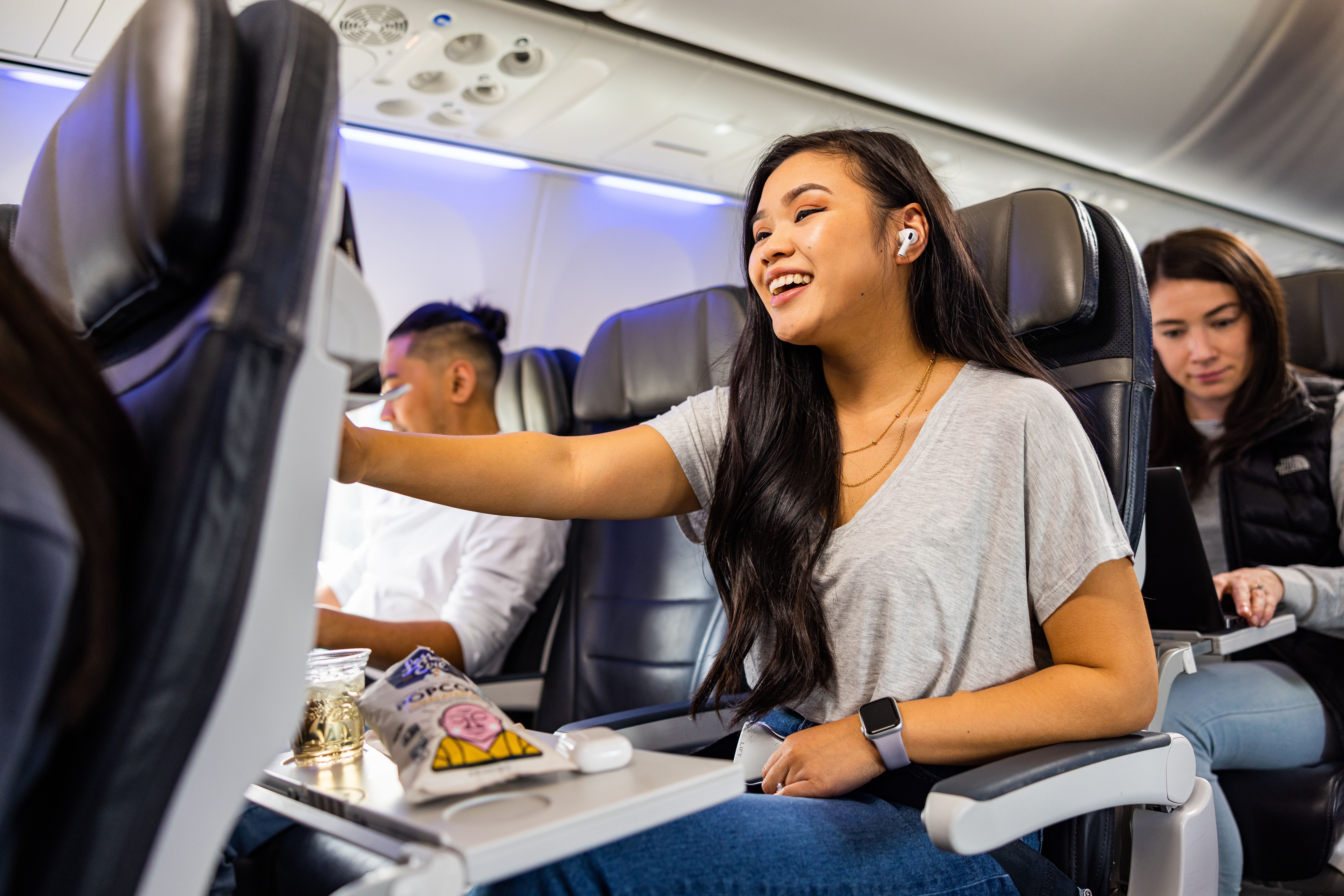 How Can You Avoid Back Pain When Traveling By Air?
