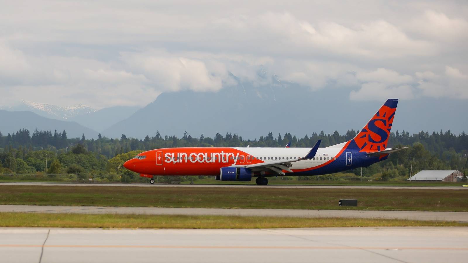 Sun Country Will Lease A Pair Of Boeing 737s To flydubai