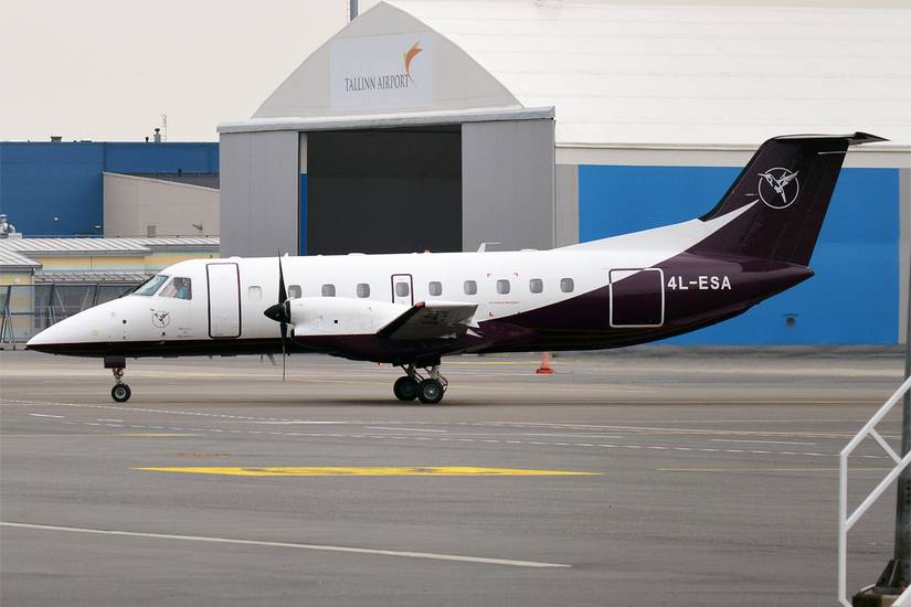 Embraer Rj 40 Years Of Flight: A History Of The Embraer EMB 120 Brasilia