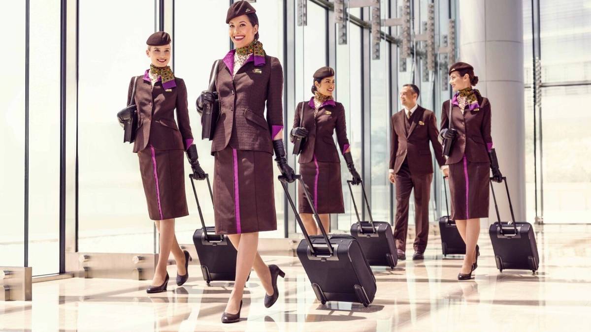 Why Should You Consider Becoming Cabin Crew?