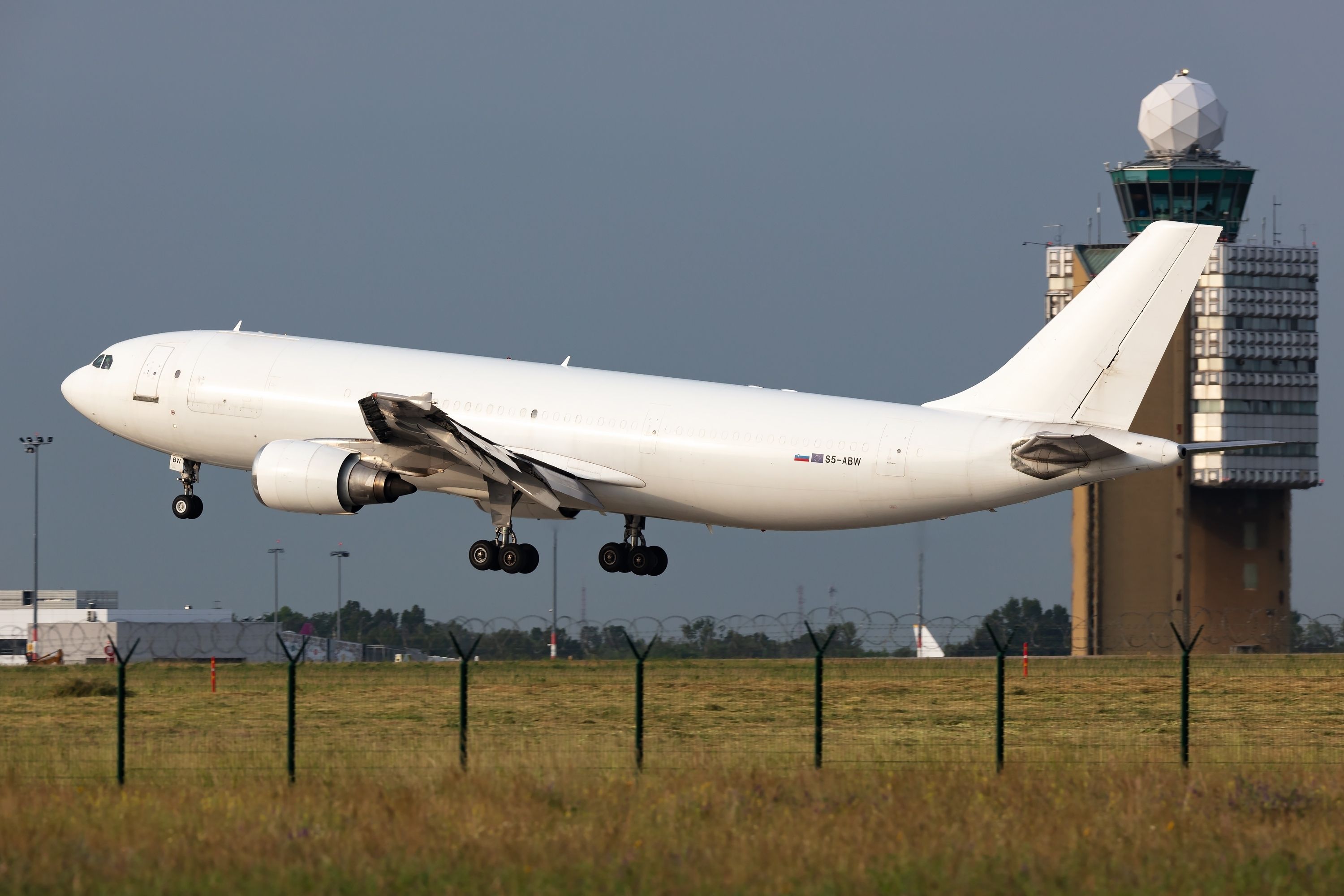 Launch Customers: Which Airlines Were First To Fly Each Airbus Plane?