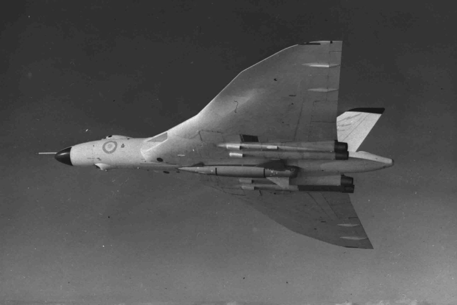 Why Did The Avro Vulcan Bomber Use A V-Shaped Wing?