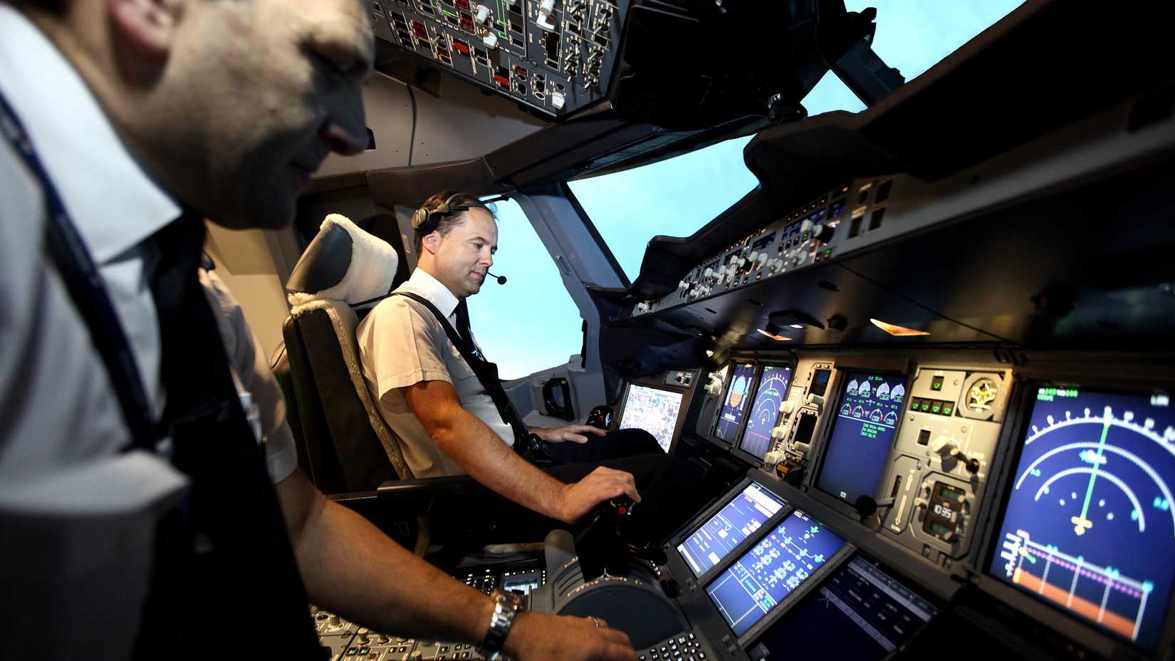 How Do Pilots Decide When To Divert & Where To Go?