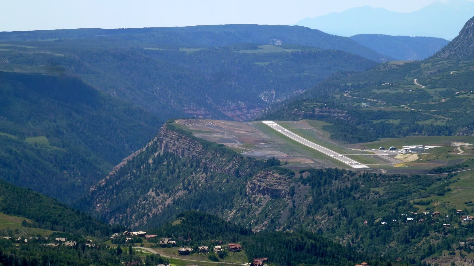 Altitude Aviation: The 6 Highest US Commercial Airports