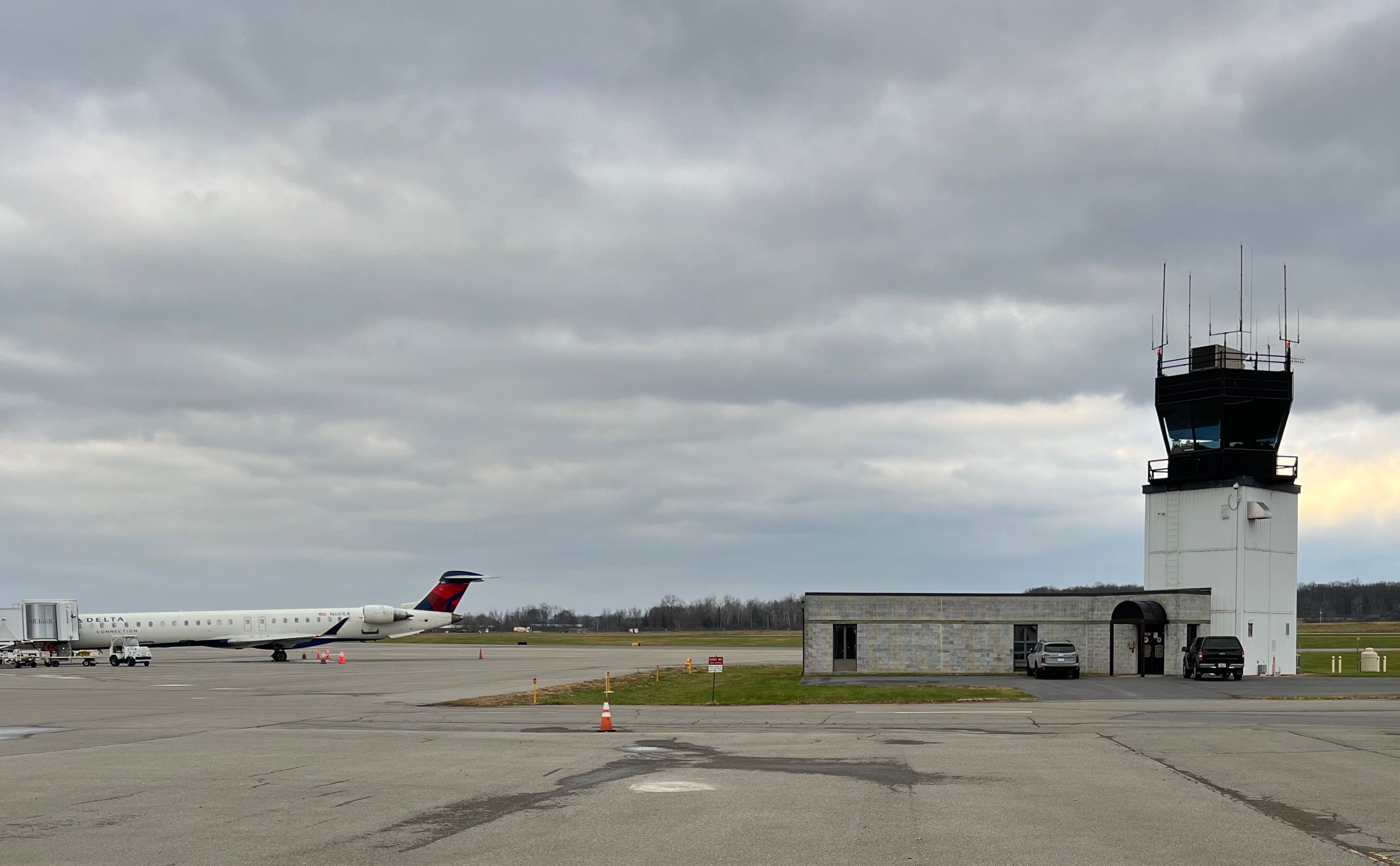 How Do US College Town Airports Adapt To Demand?