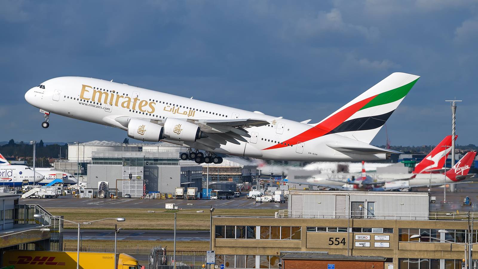 Emirates Operating Emirates Begins Operating With Sustainable Aviation Fuel At London Heathrow