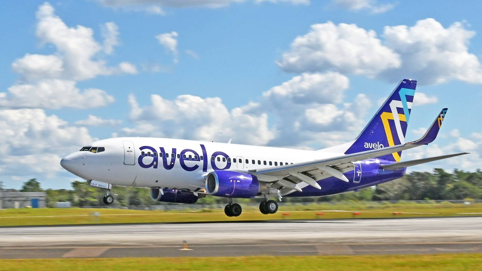Avelo Airlines Cuts Redding And Reaches 10,000 Flights At Hollywood Burbank
