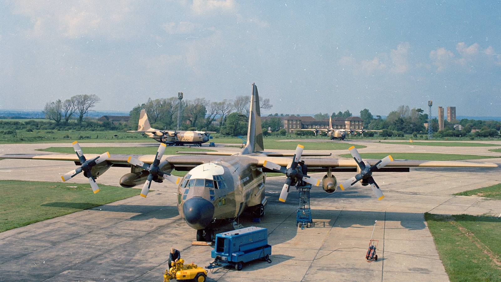 How Much Cargo Can Military Transport Aircraft Carry?