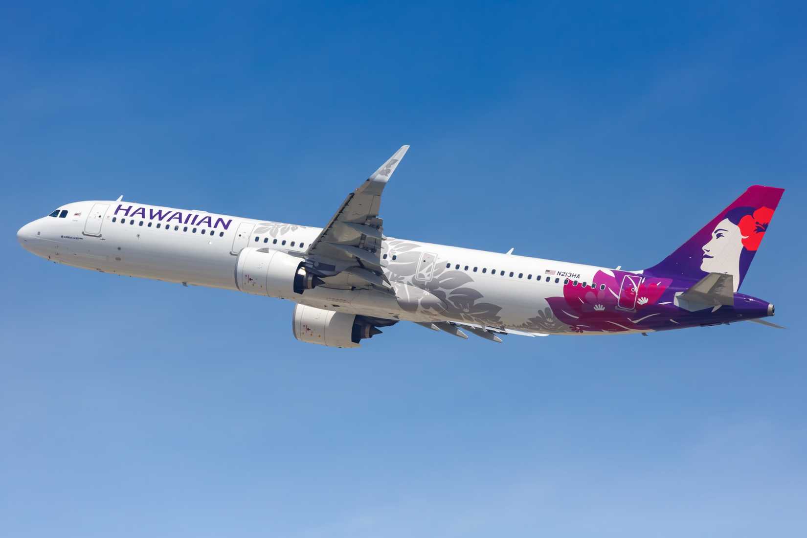 Hawaiian Airlines A321neo in the air