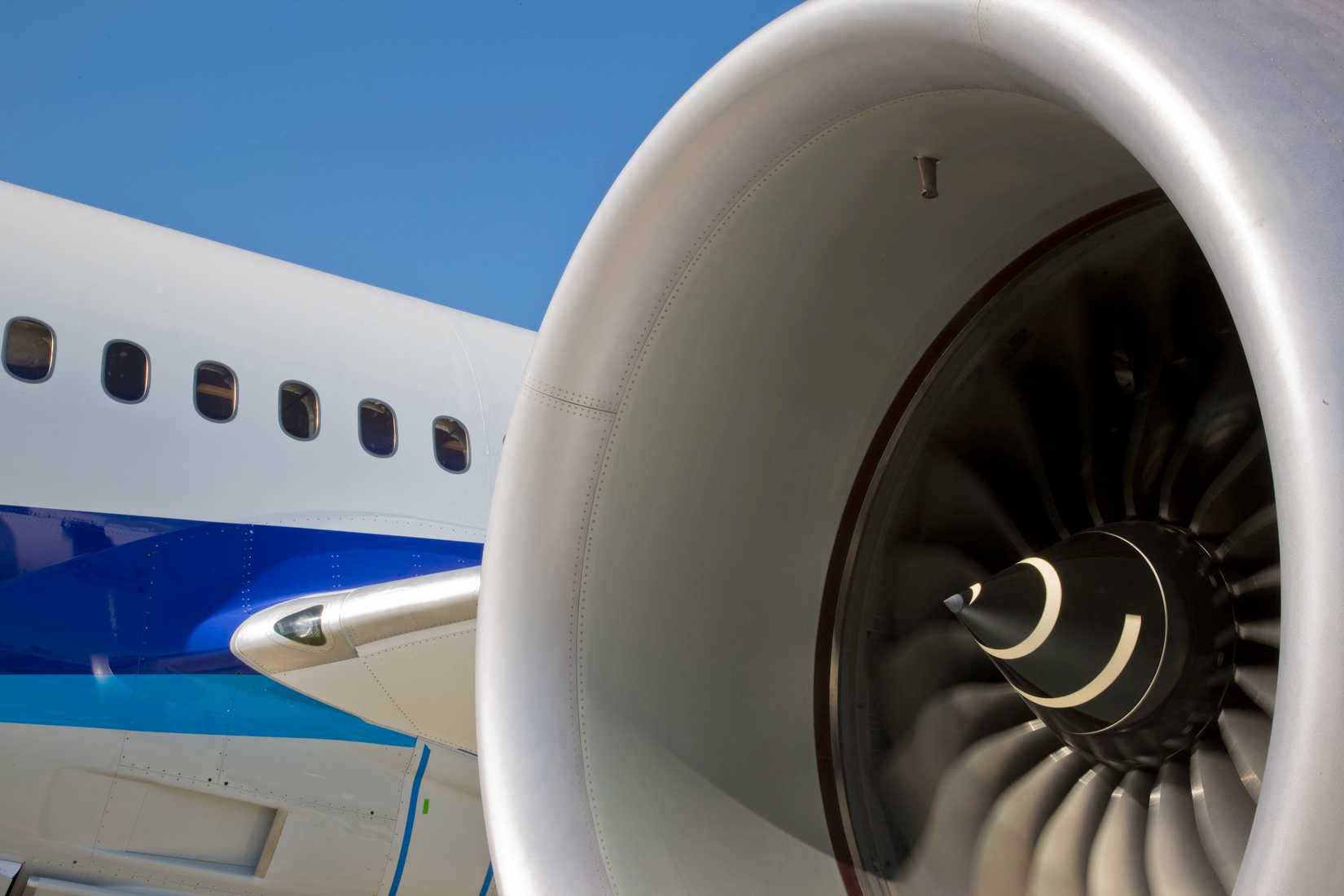 Why The Boeing 787 Has Such An Insane Range For Its Size