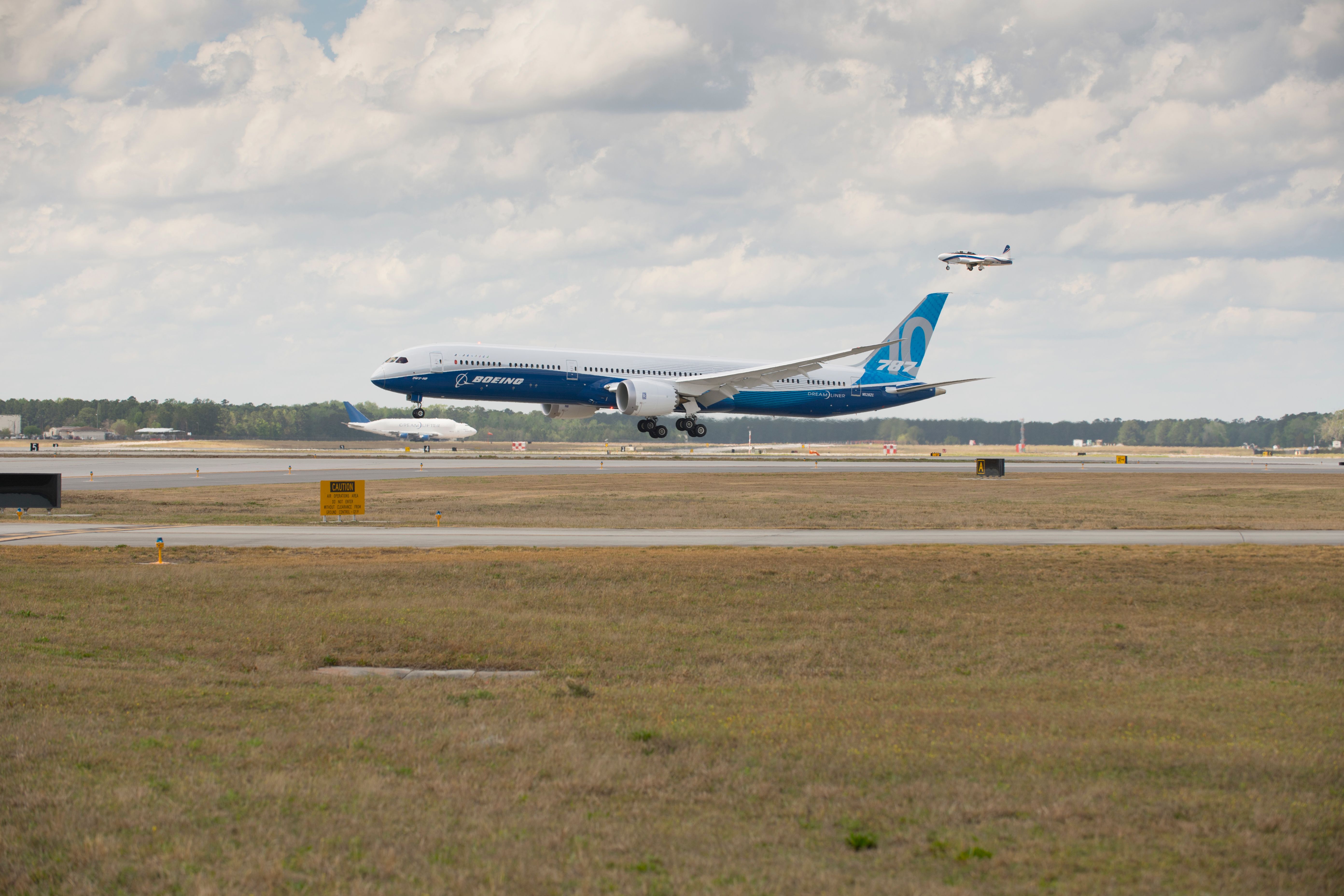 Could Boeing Replace The 777-8 With a 787-10ER?