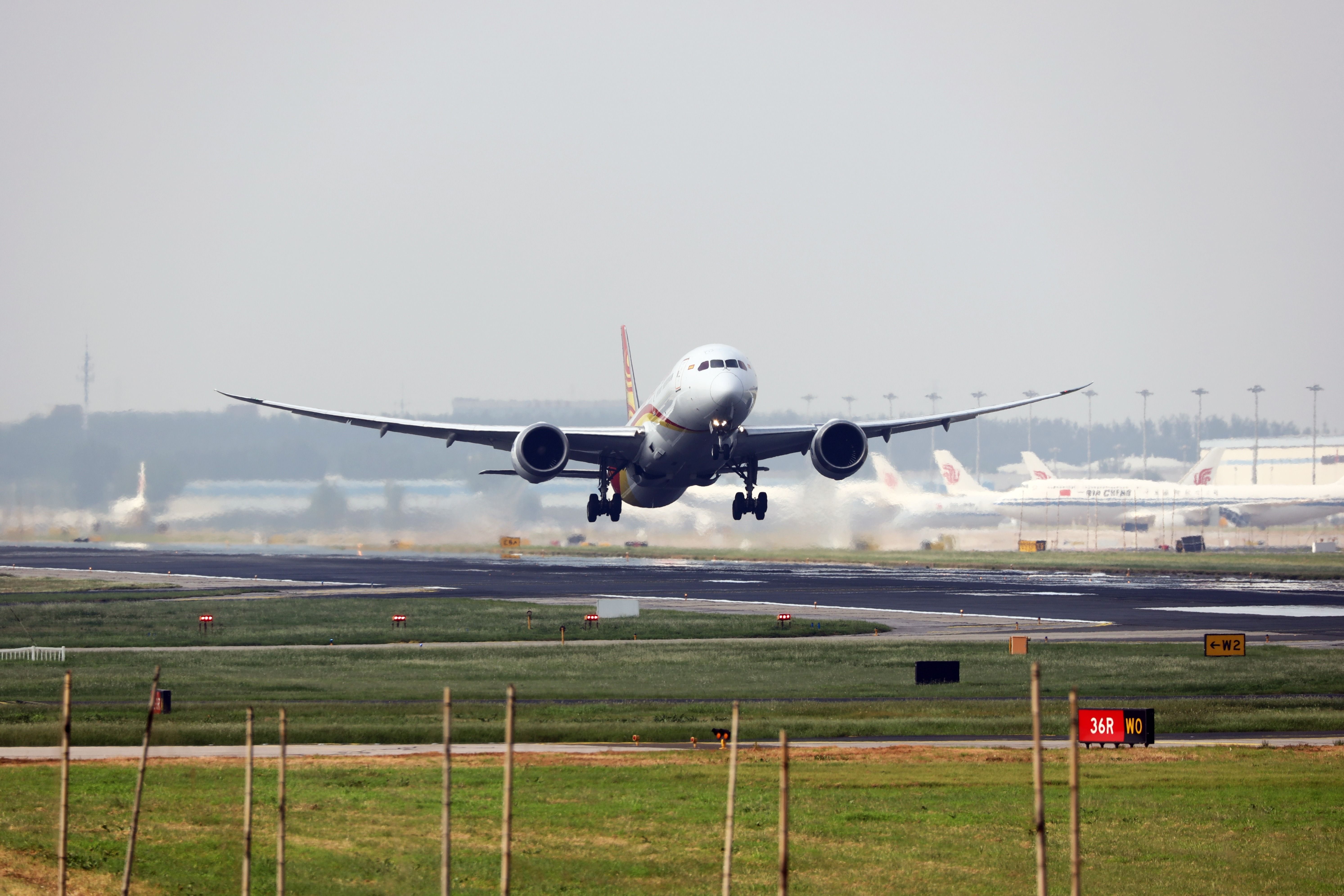 Hainan Airlines Resumes Boston Flights After Four Years