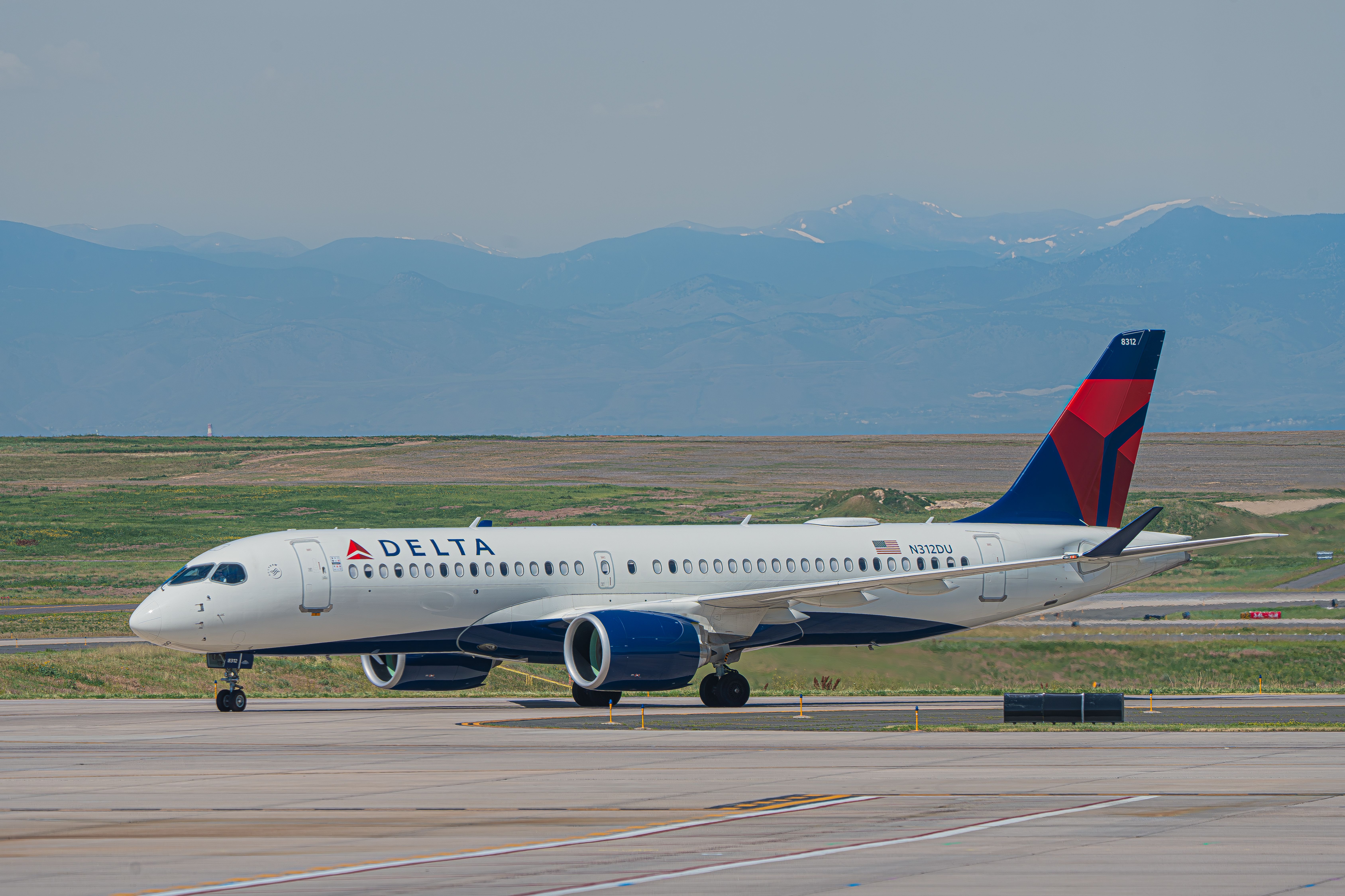 Windows In Plane Bathrooms: Why Some Aircraft Have Them & Some Don't
