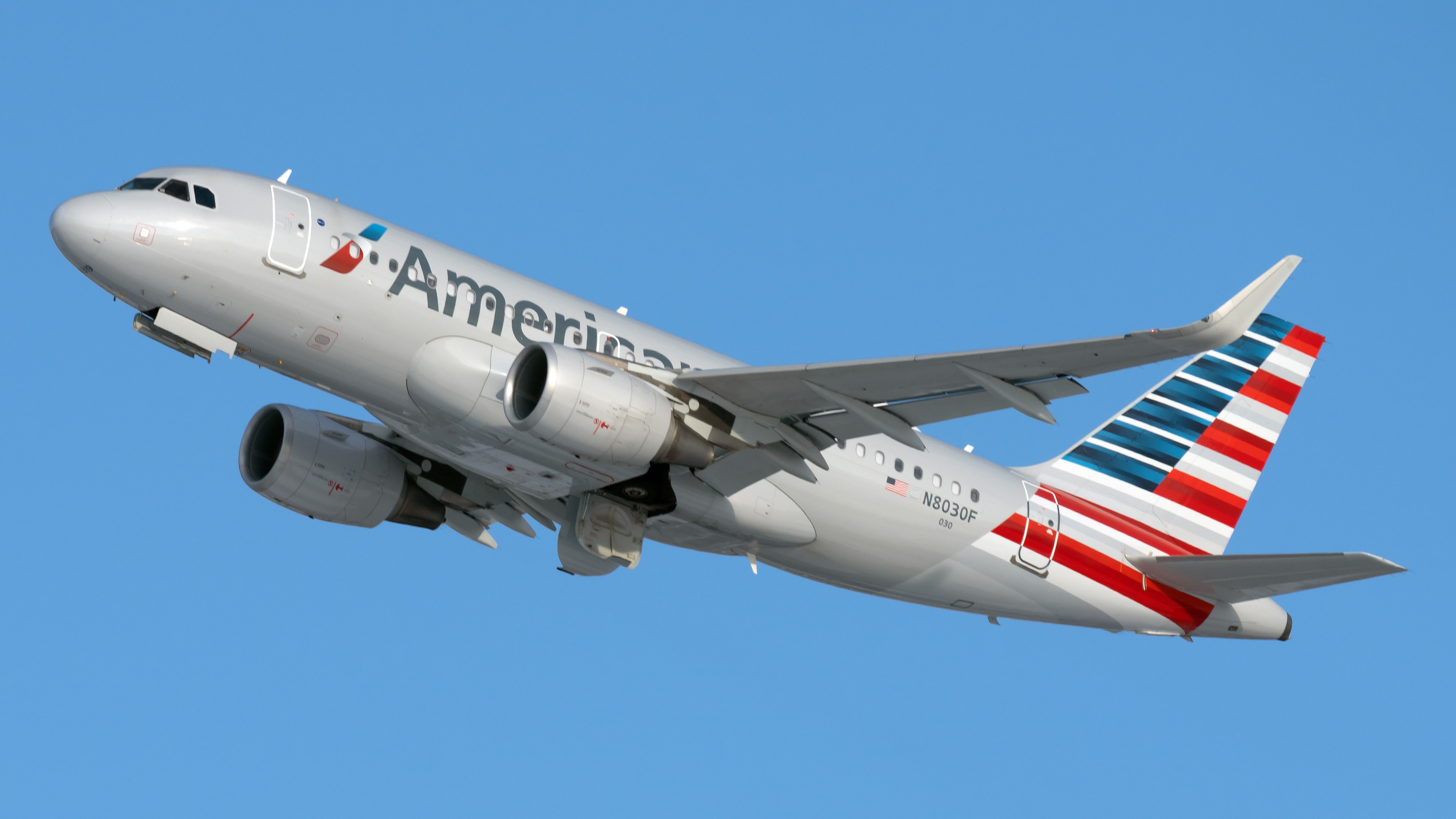 AMERICAN AIRLINES AIRBUS エアバス A320 American Airlines Airbus A320-200 Cabin Tour - YouTube