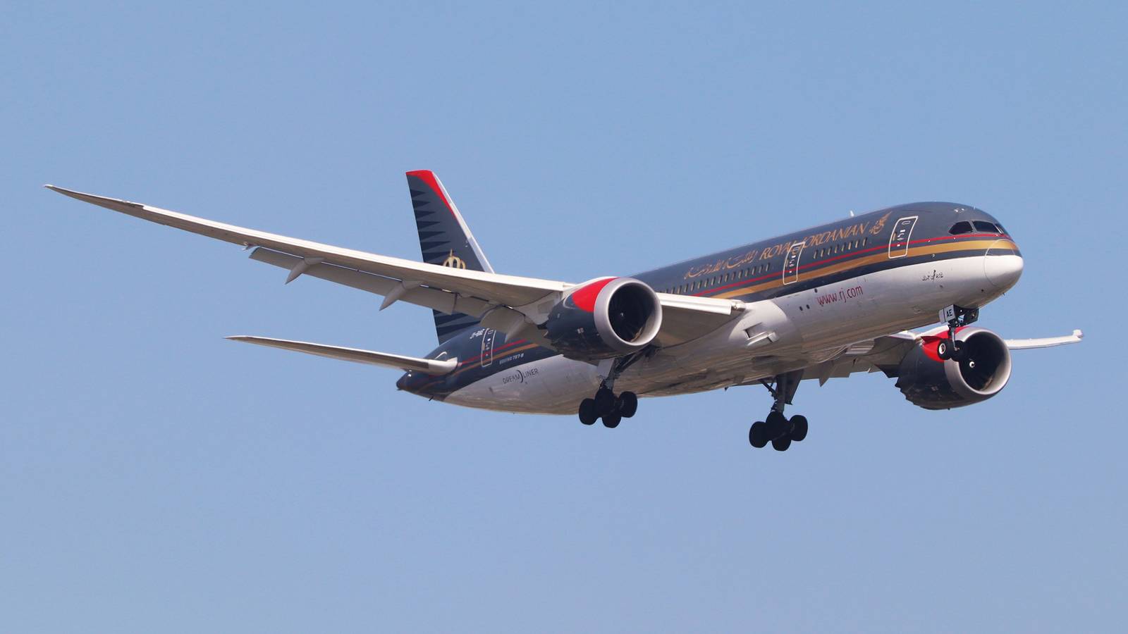 Royal Jordanian Orders 6 Boeing 787-9 Dreamliners at Dubai Airshow