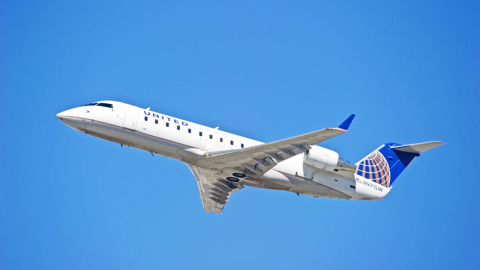 Essential Air Service: SkyWest Signs Contract To Continue Flying To Nebraska