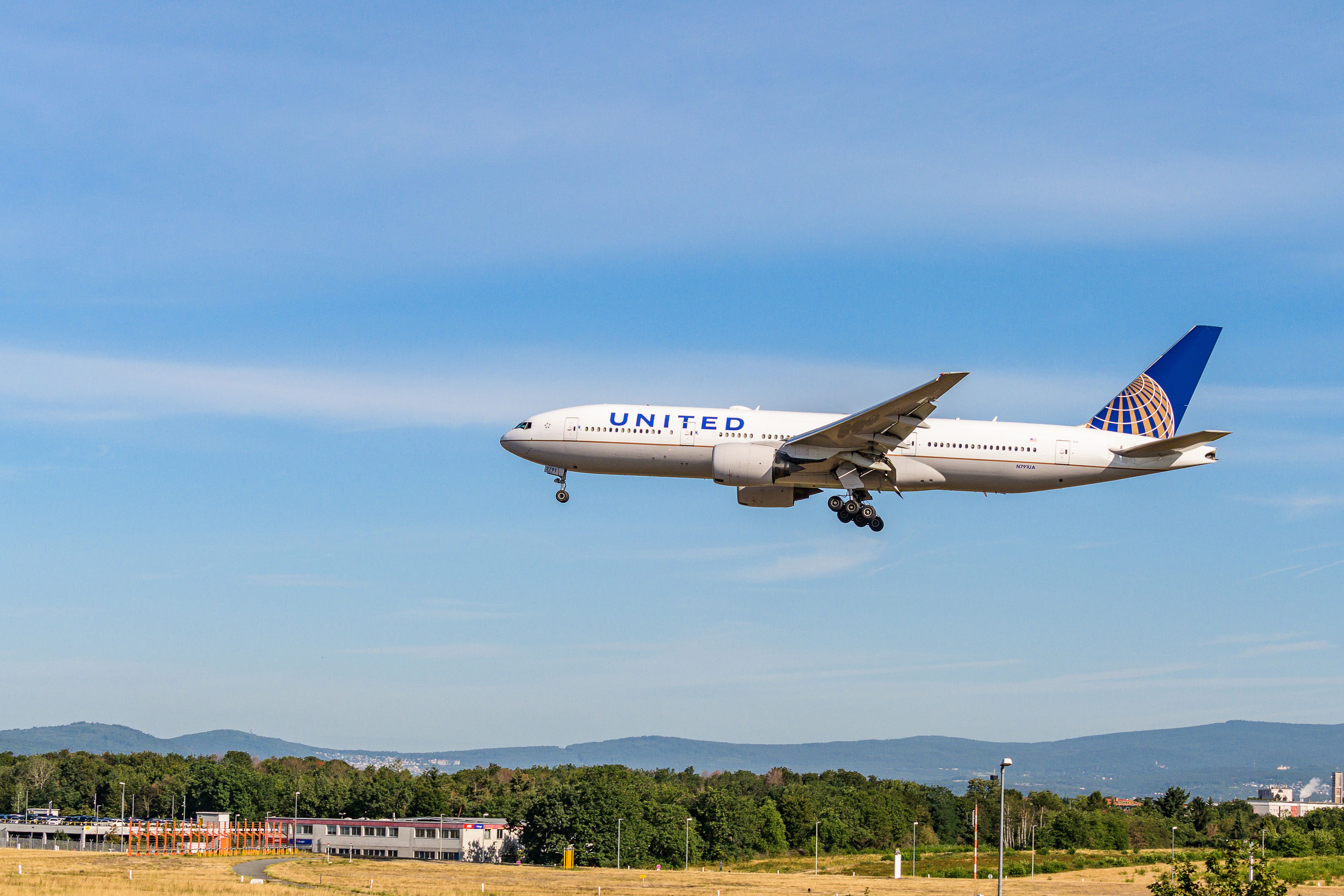 United Airlines Passengers Can Now Extend Their Trip With Deutsche Bahn Tickets