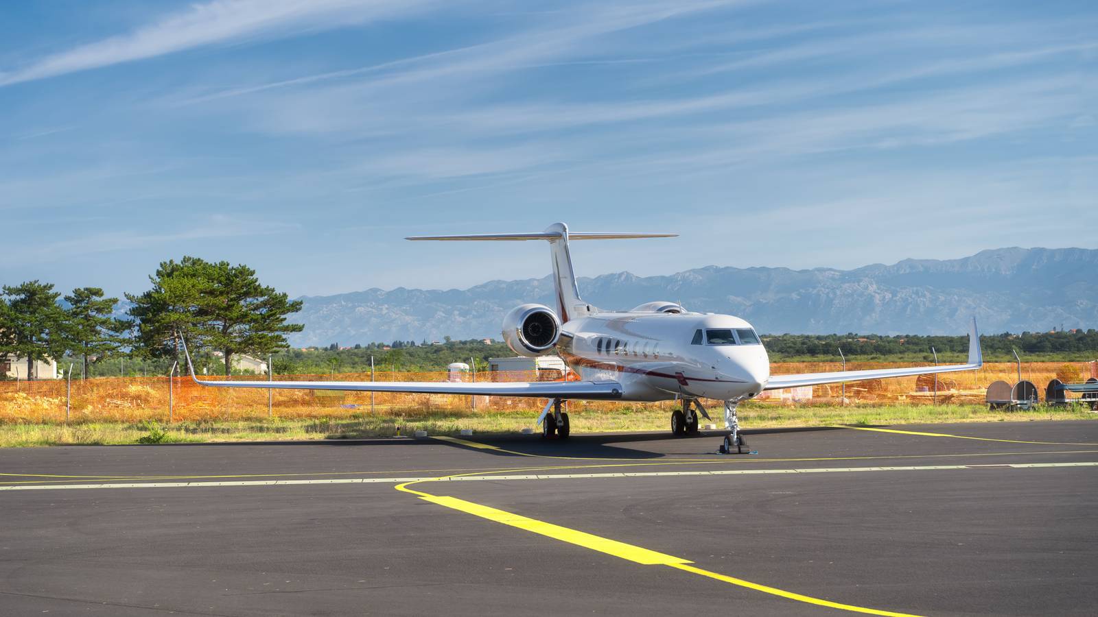 5 Ways To Fly On A Private Jet To Hawaii