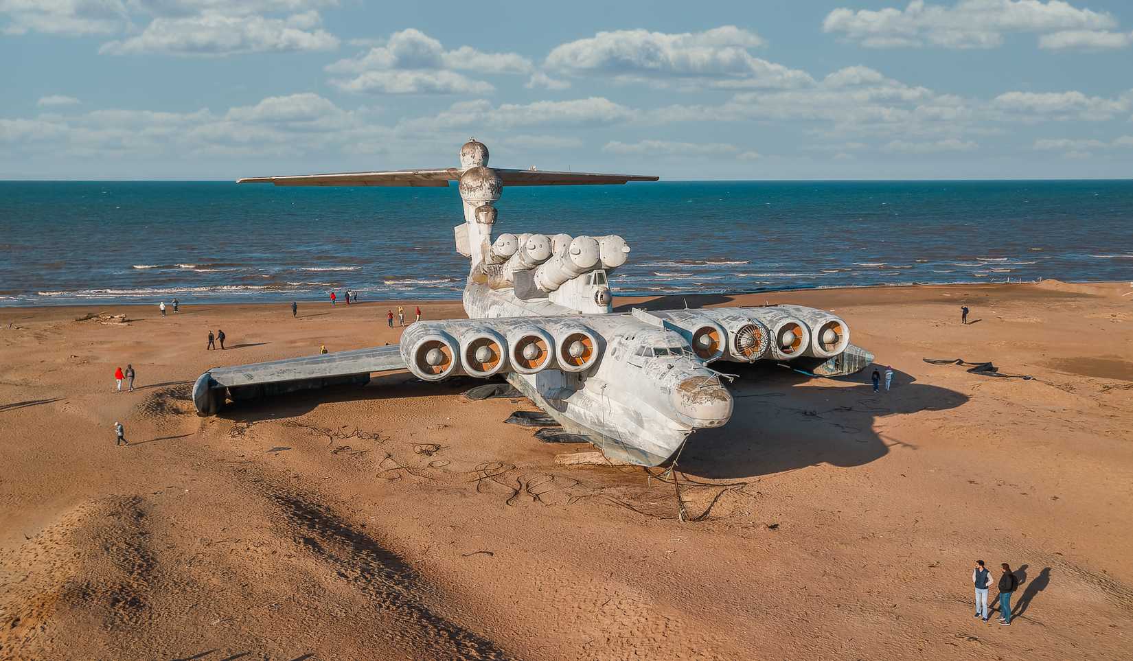 The Caspian Sea Monster - The Soviet Union's Odd Half-Boat Half-Plane
