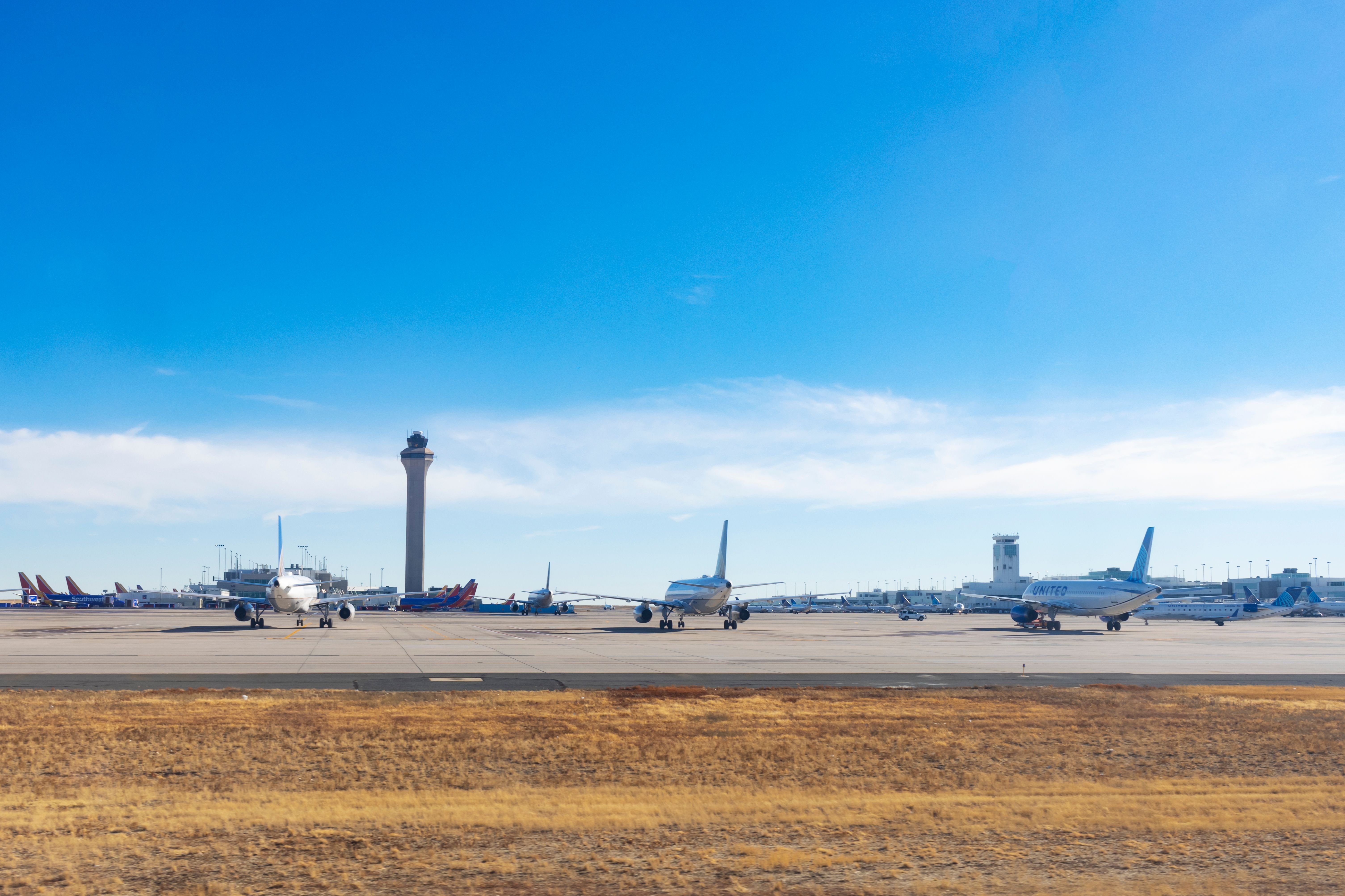 How Did Major US Airports & Airlines Perform In The Pre-Thanksgiving Rush?