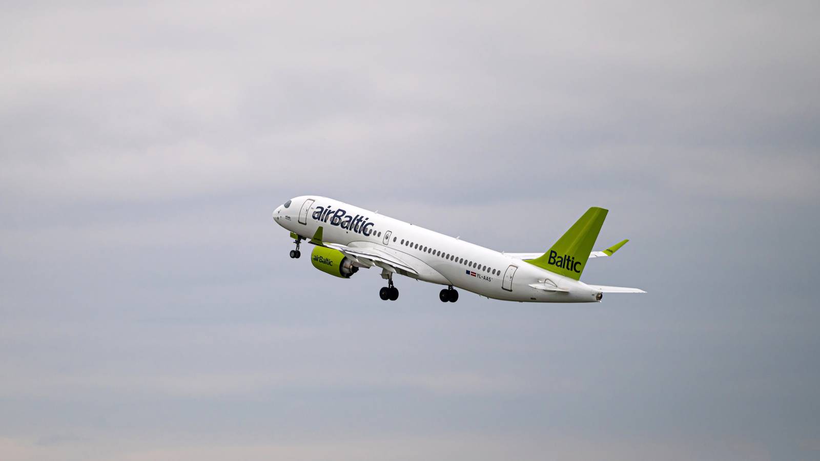 airBaltic Airbus A220 Flying For SWISS Returns To Zurich After 4 Landing Attempts In Düsseldorf