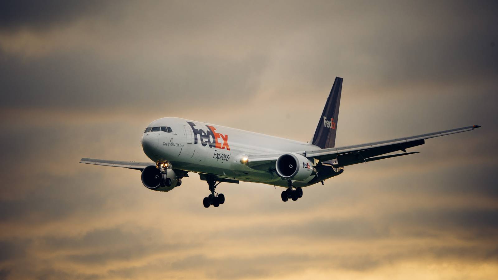 Officials Unveil Details Of Southwest Airlines-FedEx Near Miss Incident In Austin