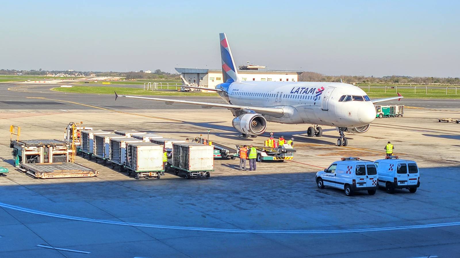 Taylor Swift, Like A Hurricane, Prompts Airline Change Fee Waivers