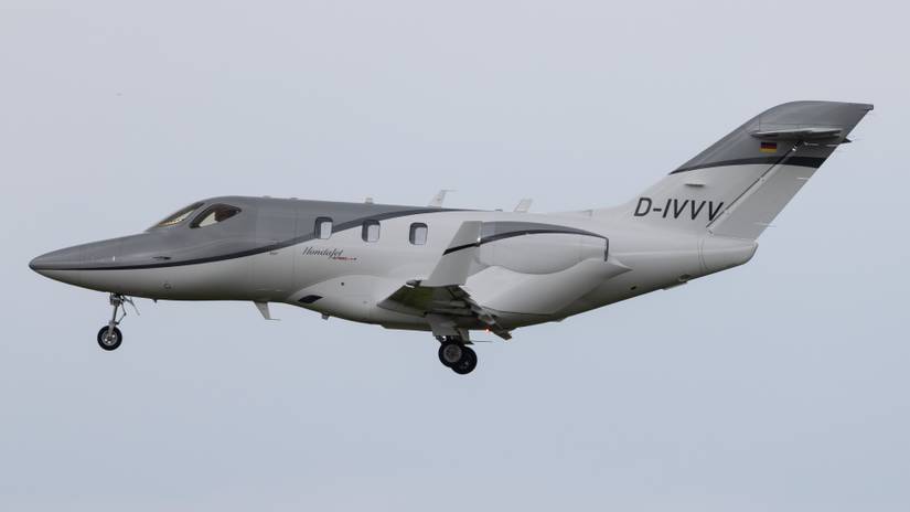 A HondaJet Ha-420 Flying In the sky.