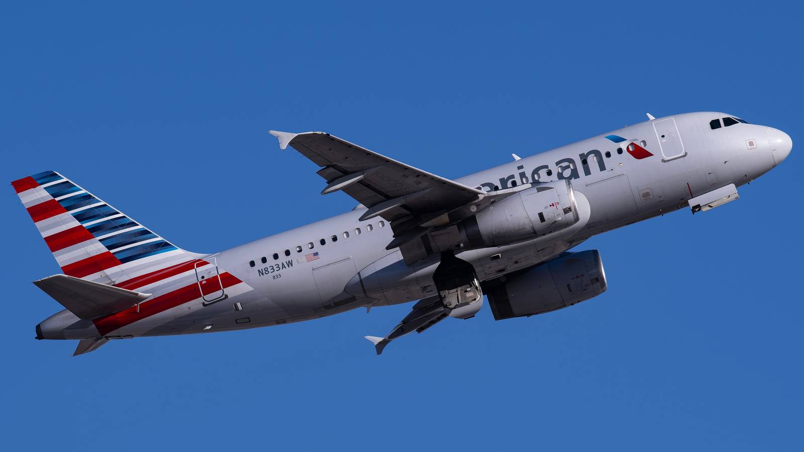 American Airlines Launches Flights From Phoenix To Jacksonville
