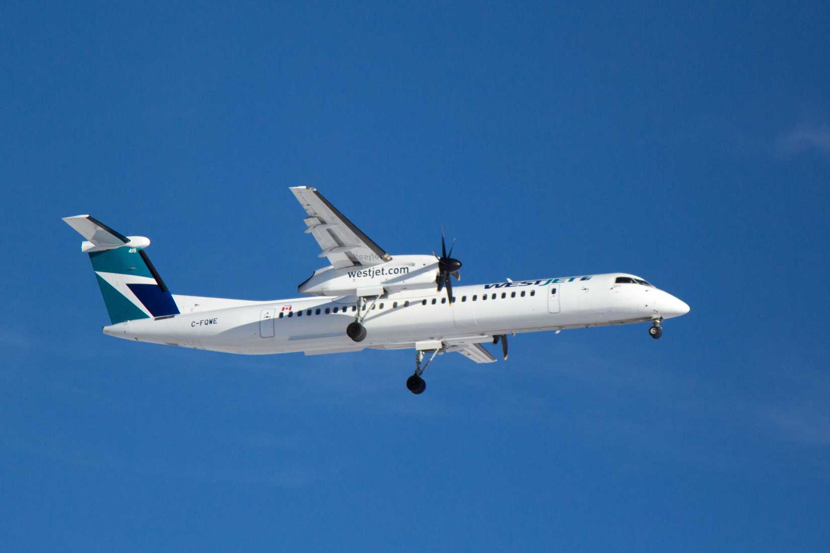 WestJet Encore DeHavilland Dash-8-400.