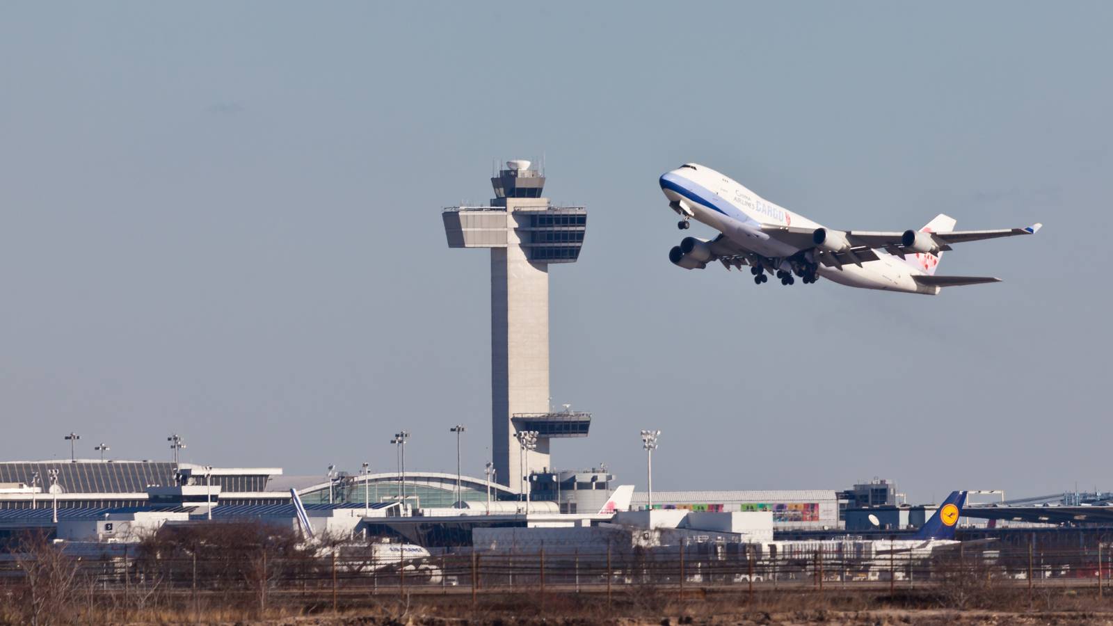 How Much Fuel Does A Boeing 747 Hold?