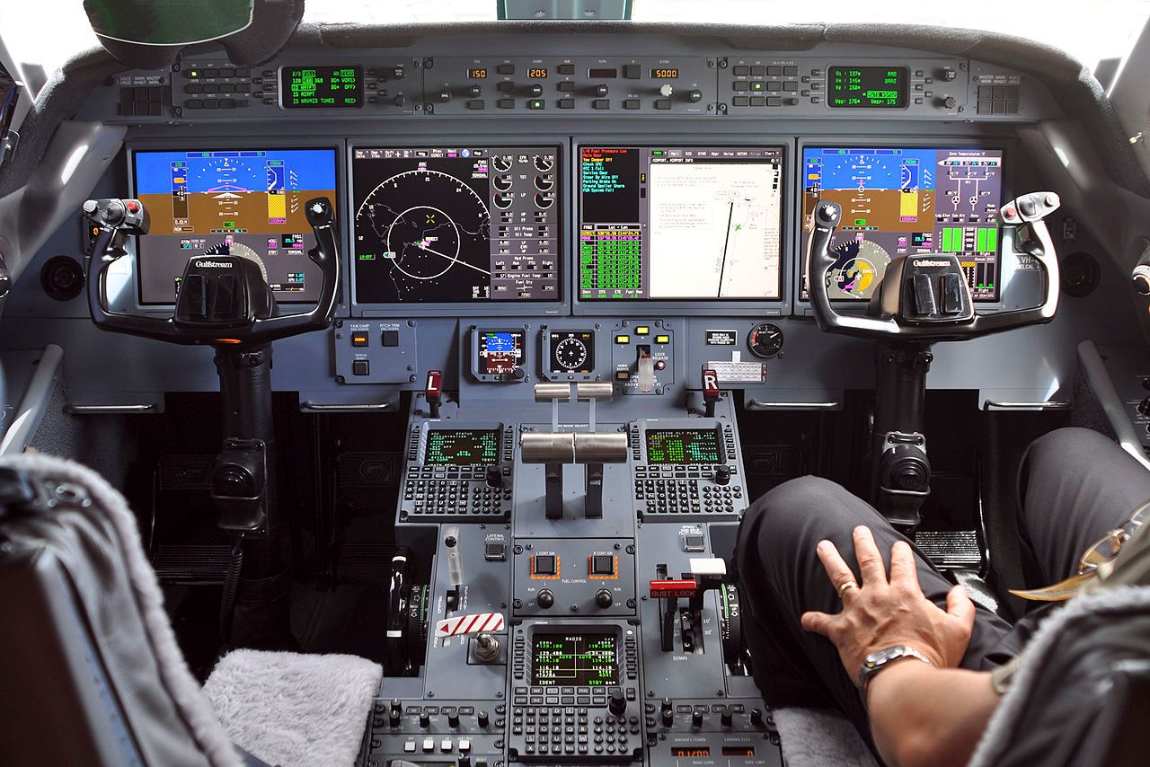 VH-MBP Gulfstream Aerospace G450 cockpit