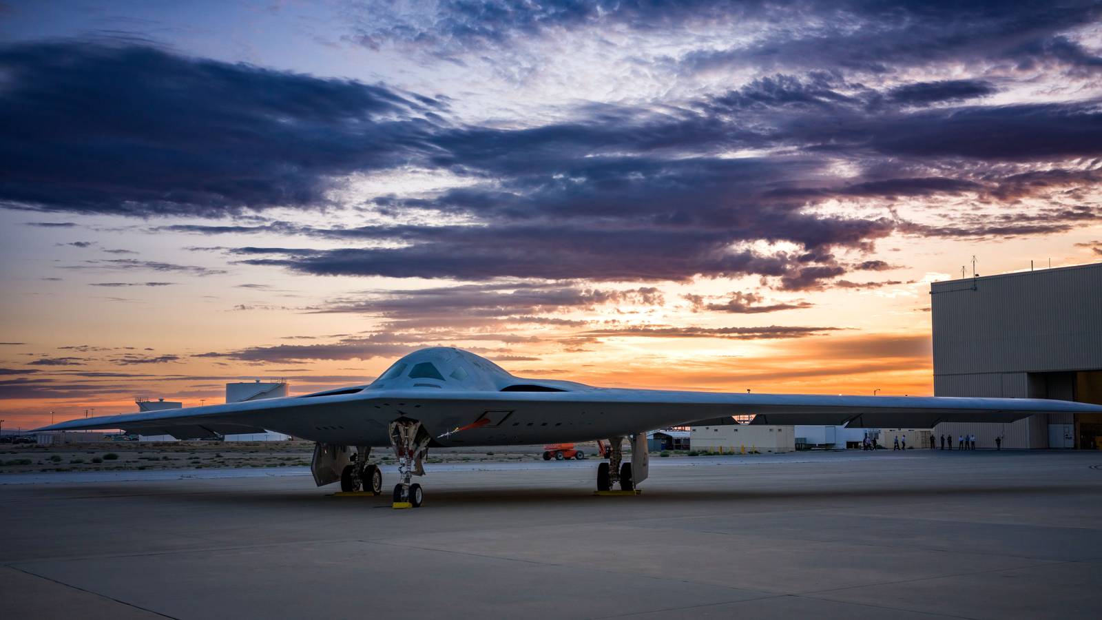 The USAF’s B-21 ‘Flying Wing’ Bomber Just Flew For The First Time