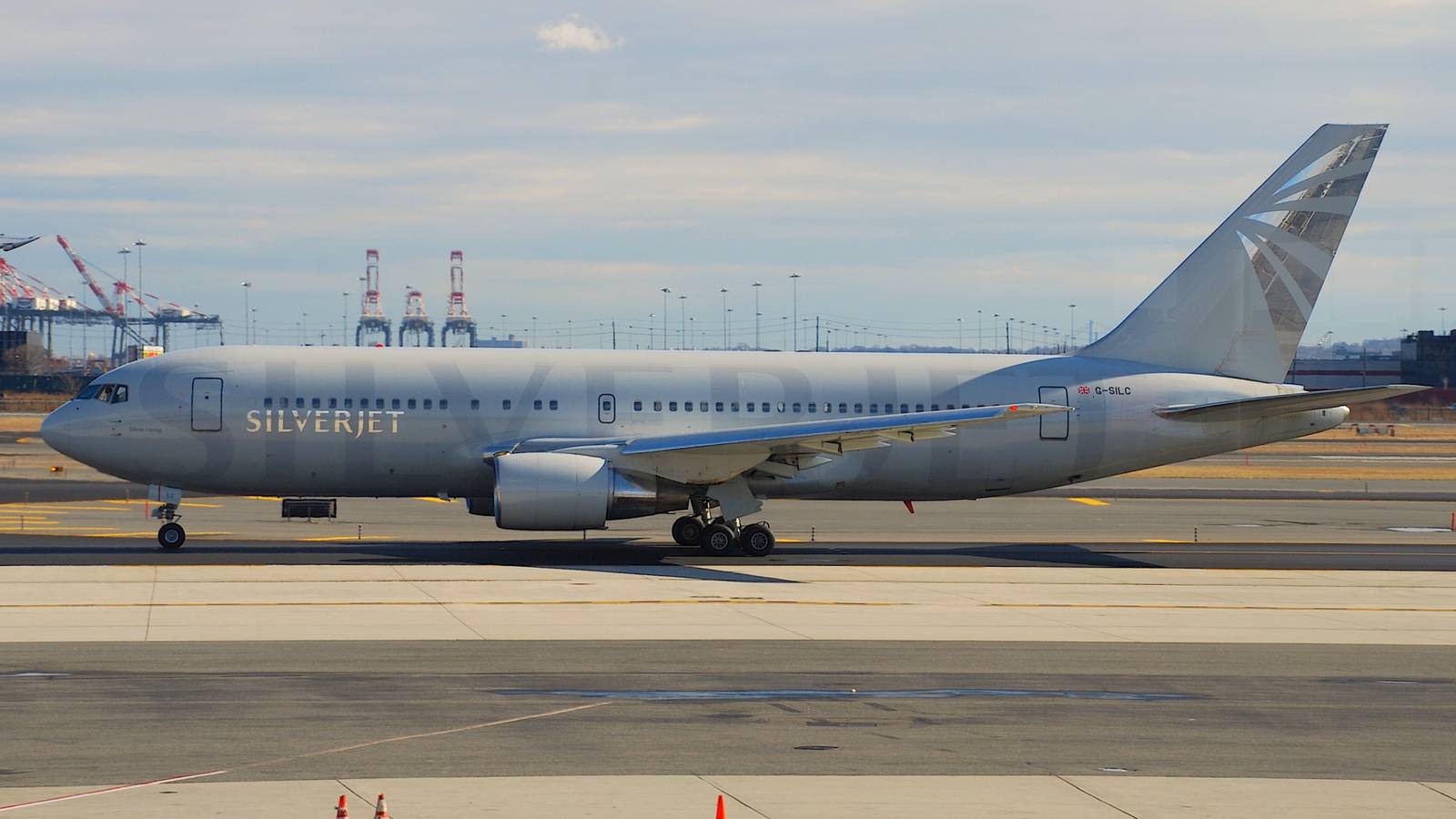 The All-British, All-Business Class Airline: What happened to Silverjet?