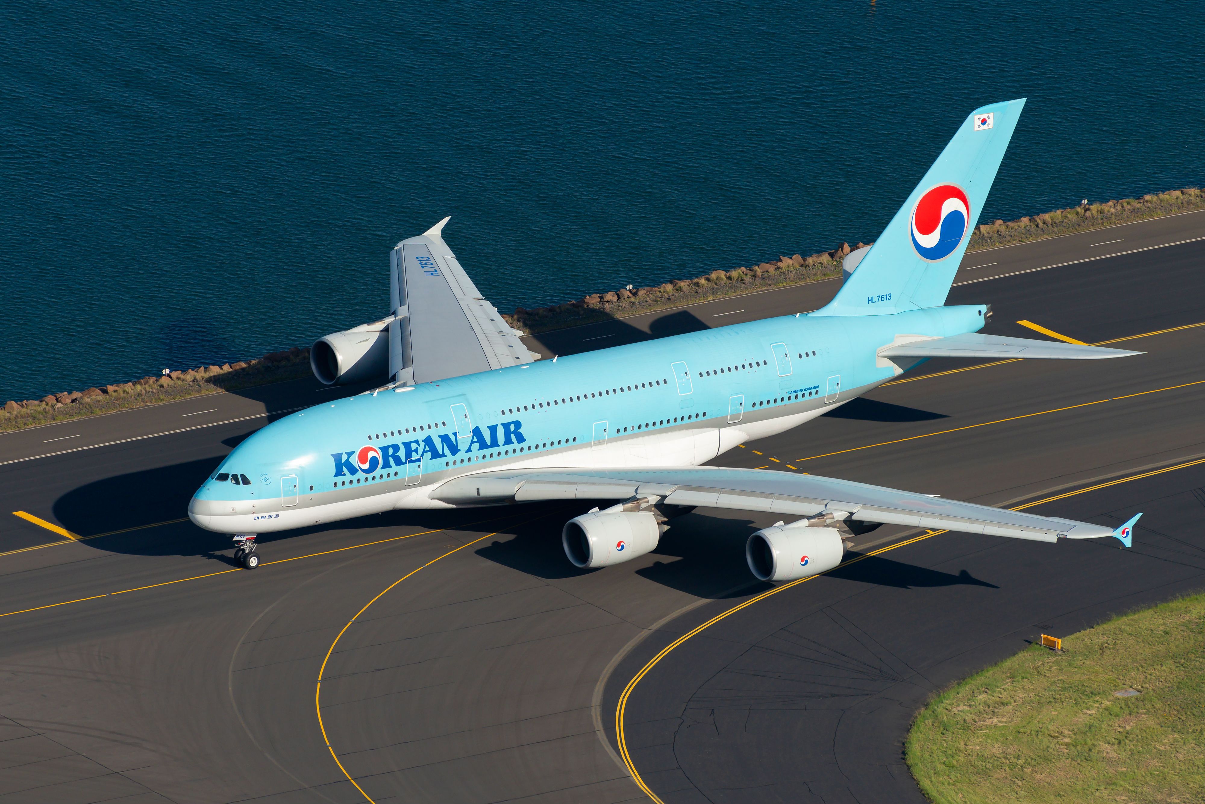Korean Air Airbus A380 Taxiing 
