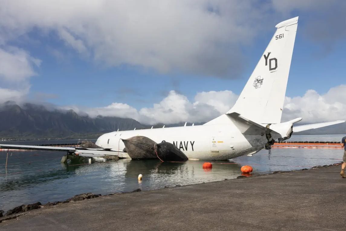 How Did The US Navy Get Its Boeing P-8 Poseidon Out Of The Waters Of Hawaii?